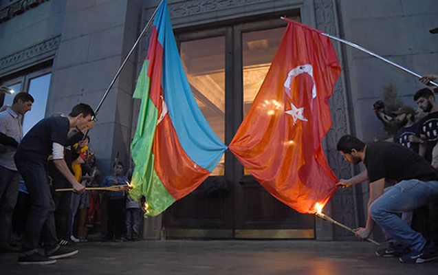 Yerevanda Azərbaycanın və Türkiyənin bayrağı yandırıldı