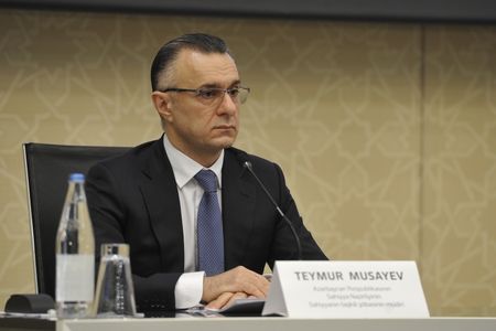 Afrika təhsilli yeni nazir