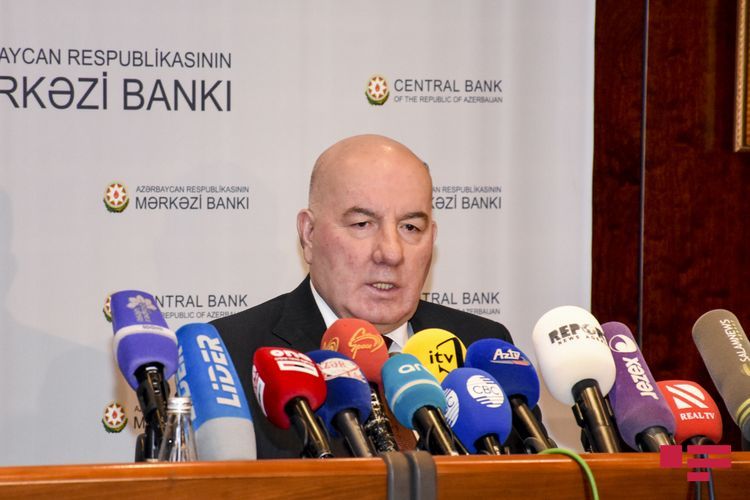 Elman Rüstəmov bankların bizneslərə uzunmüddətli kreditlərin verməməsinə aydınlıq gətirdi