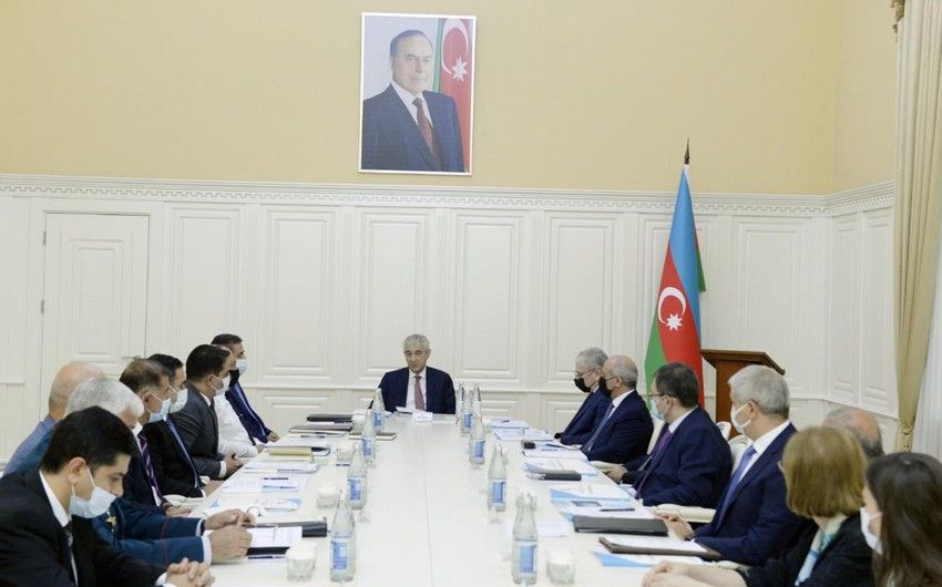 Əli Əhmədovun sədrliyi ilə iclas keçirildi –     Nazirlər Kabineti məlumat yaydı