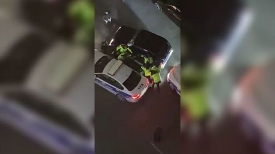 Bakıda yol polisi ilə sürücü arasında qarşıdurma -       VİDEO