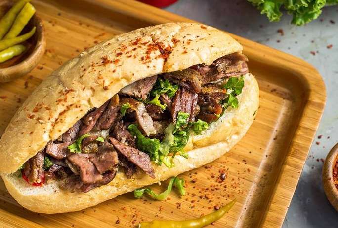 Bakıda dönərdən kütləvi zəhərlənmə baş verən obyektin fəaliyyəti dayandırıldı