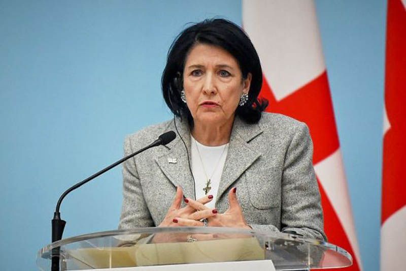 Gürcüstan Prezidenti xarici agentlər haqqında qanun layihəsinə etiraz edənləri dəstəkləyib