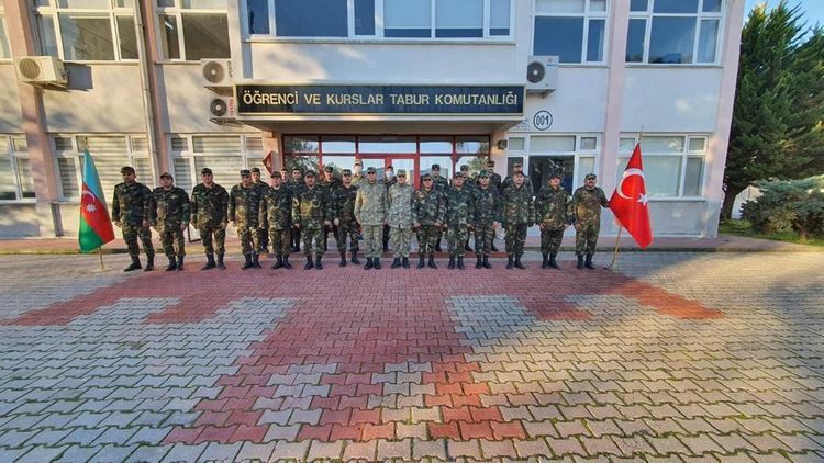 Türkiyənin Müdafiə Nazirliyi Azərbaycana 10 minaaxtaran it hədiyyə etdi