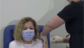 Hande Harmancıya vaksin vuruldu -        FOTO — foto 1