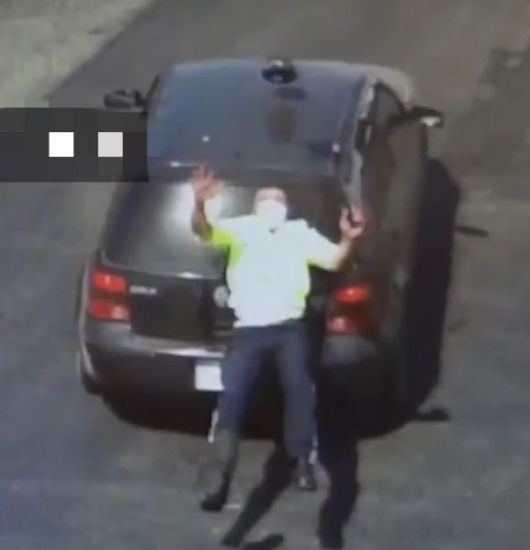 Bakıda avtomobil yol polisini belə vurdu -       VİDEO