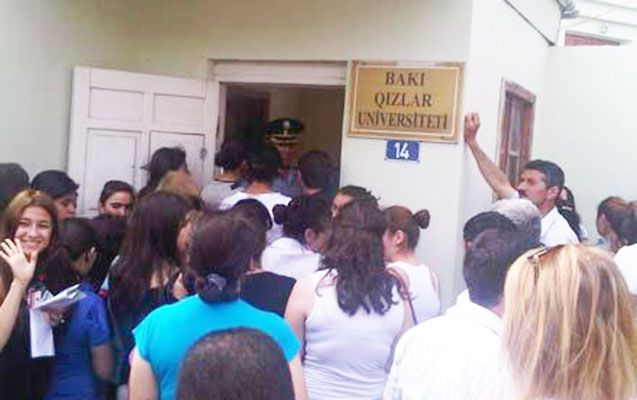 Bakı Qızlar Universitetində karantin qaydları pozuldu