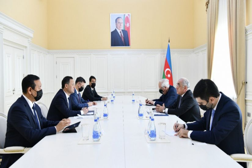 Azərbaycanın Baş naziri Qırğızıstanın xarici işlər naziri ilə görüşdü