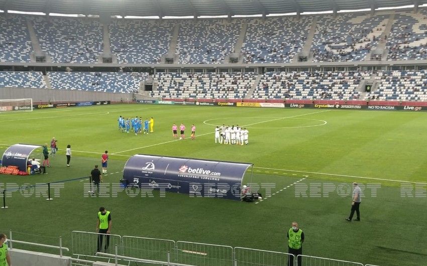 "Dinamo" - "Neftçi" oyunu başladı