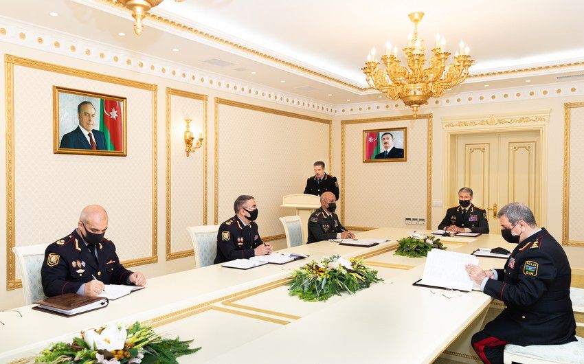 Vilayət Eyvazov iclas keçirdi