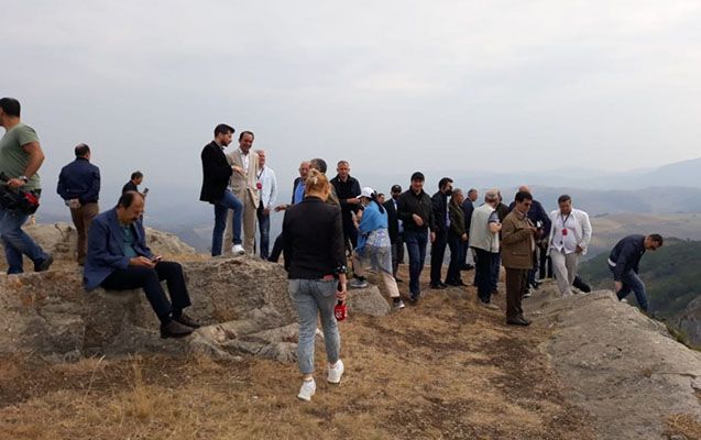 Xarici diplomatlar Şuşada Cıdır düzündə olublar