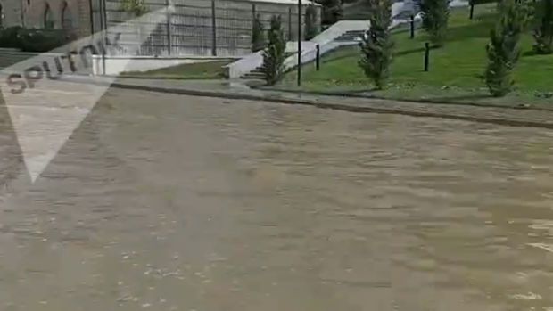 Bakıda “Ukrayna diarəsi”ni su basdı -       VİDEO