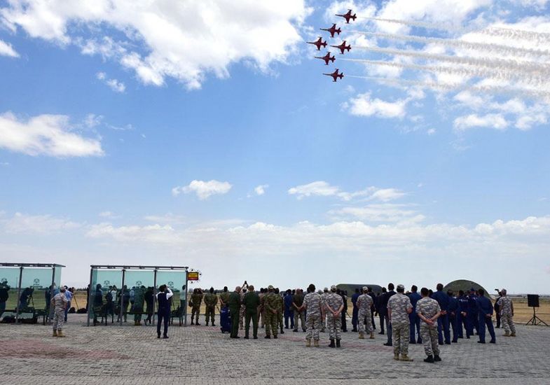 Azərbaycan və Türkiyə hərbçiləri F-16-ların uçuşlarını izlədi