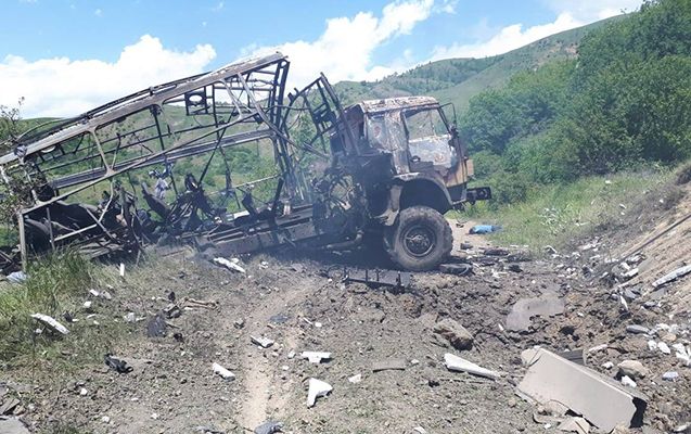 "Bu onu dəqiq göstərir ki, təkər izini nəzərə alıb terroristlər minanı yenicə yerləşdiriblər"