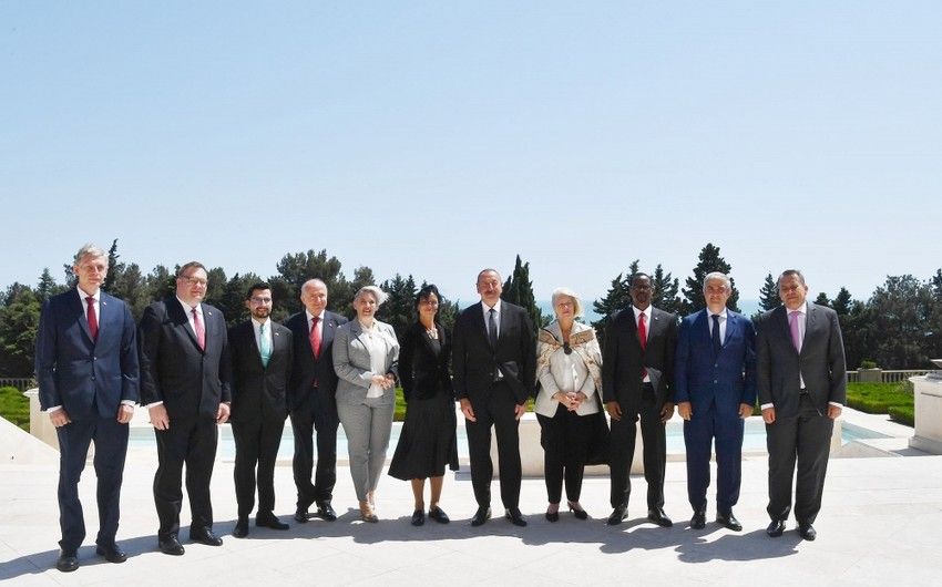 Azərbaycan Prezidenti on ölkənin qeyri-rezident səfirlərinin etimadnamələrini qəbul edib -   YENİLƏNDİ