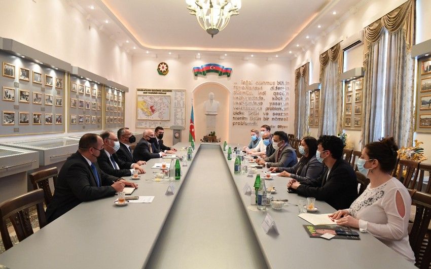 Rövşən Rzayev Şahid Malikin rəhbərlik etdiyi nümayəndə heyəti ilə görüşdü