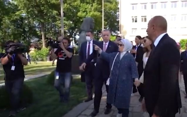 İlham Əliyevlə Ərdoğan Natəvan, Bülbül və Üzeyirin heykəllərini ziyarət edib -       VİDEO