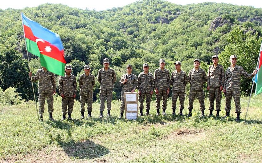 Azad edilmiş ərazilərdə dislokasiya olunmuş bölmələrimizdə Milli Qurtuluş Günü qeyd olunub