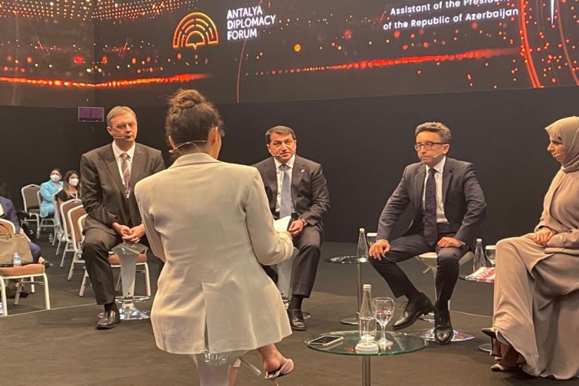 Hikmət Hacıyev Antalya Diplomatiya Forumu çərçivəsində paneldə çıxış etdi