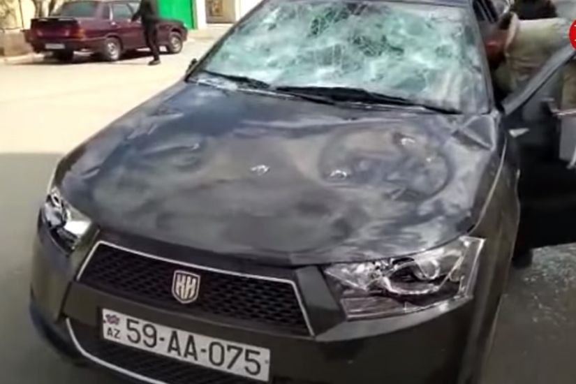 Tərtər sakininə “xüsusi vəhy” gəldi, axundun avtmobilini yararsız hala saldı -   VİDEO