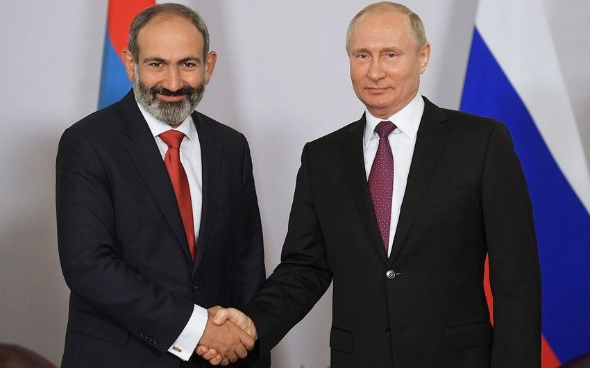 Putin Paşinyanla danışdı