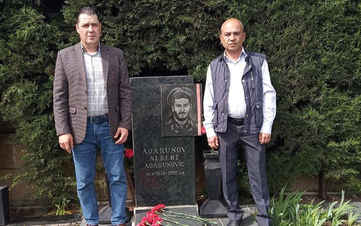 Albert Aqarunovun qardaşı Bakıda