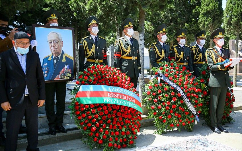 İlham Əliyev general-polkovnikin dəfn mərasiminə əklil göndərdi