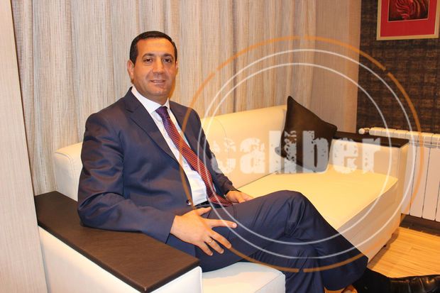 Mahir Abbaszadə arağını şəhidin adına yaradılmış bulaqda soyudur -       FOTO