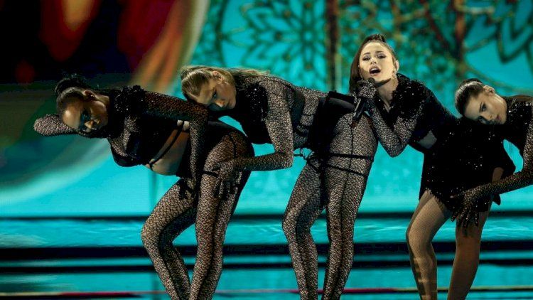 “Eurovision“ təmsilçimizdən Azərbaycan bayrağına hörmətsizlik –     VİDEO
