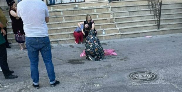 Bakıda azyaşlı hündürmərtəbəli binadan yıxıldı -       FOTO