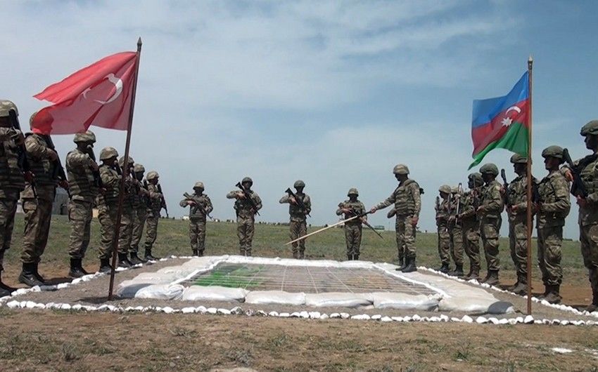 Azərbaycan və Türkiyə hərbçiləri birgə taktiki təlim keçirdi