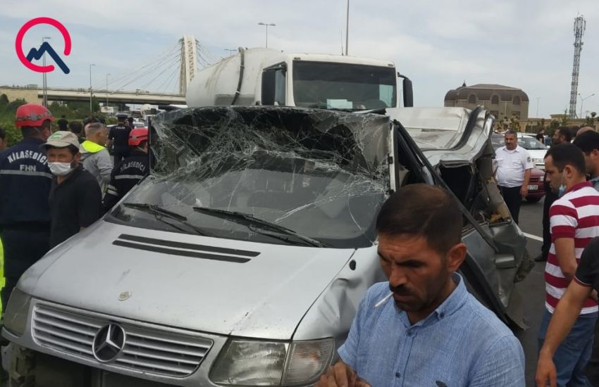 Aeroport yolunda ağır qəza - 2 ölü, 6 yaralı