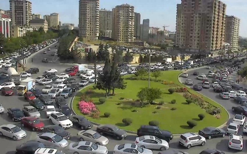 Paytaxtda güclü tıxac -       Sürücülərin NƏZƏRİNƏ