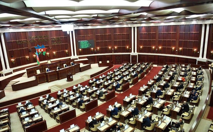 Milli Məclisin yaz sessiyasının sonuncu iclası başladı
