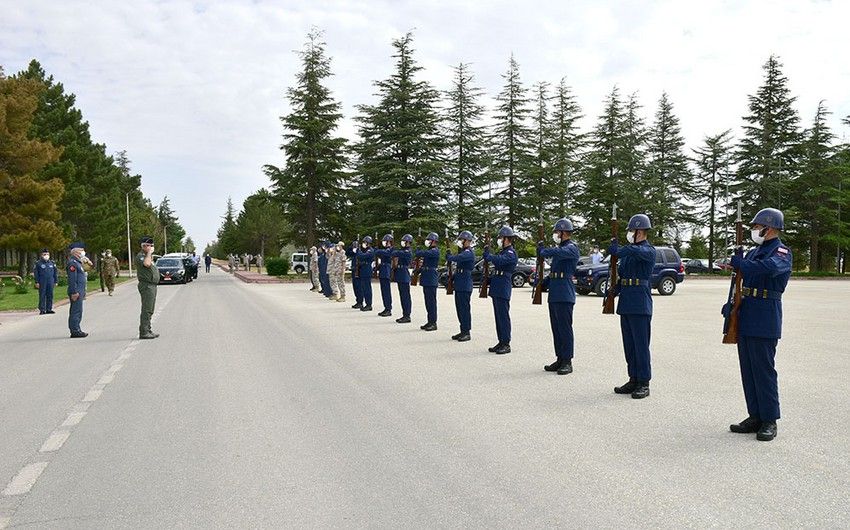 General-leytenant Ramiz Tahirov Türkiyəyə getdi