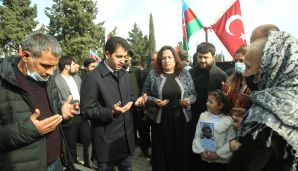 Gəncədə Vətən müharibəsi şəhidlərinin  xatirəsi anıldı -       FOTO — foto 2