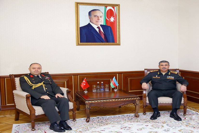 Türkiyənin yeni hərbi attaşesi Azərbaycanın Müdafiə nazirinə təqdim olundu