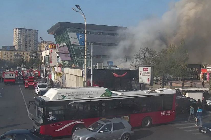 Bakıda ticarət obyektlərində baş verən yanğın söndürüldü -   YENİLƏNDİ - 2