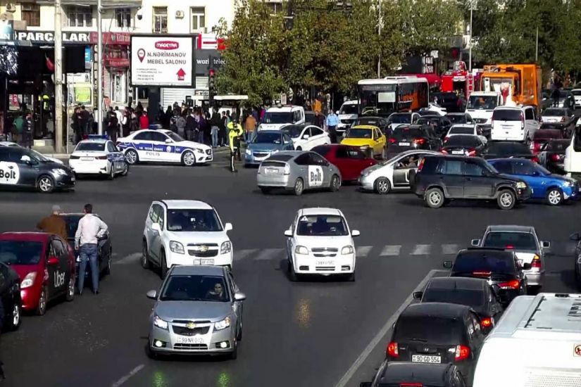 Ticarət mərkəzindəki yanğınla bağlı daha bir yolda hərəkətə məhdudiyyət qoyuldu