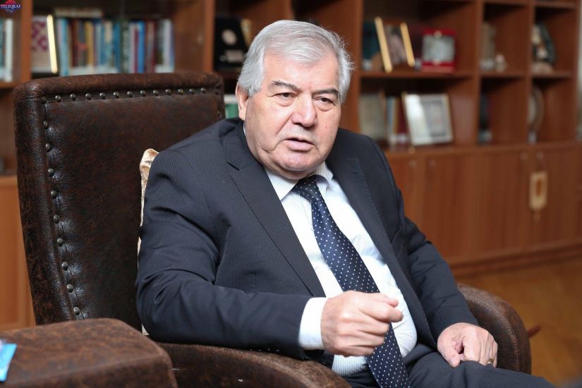 Sabir Rüstəmxanlı: “Özəlləşdirilən teatrlar təcili olaraq dövlətə qaytarılmalıdır”