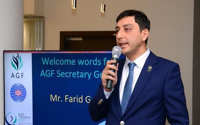 Fərid Qayıbovun əcnəbi müavinin qızı ilə səmimi görüntüsü -       FOTO