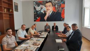 Hikmət Babaoğlu kollektivlə vidalaşdı — foto 1