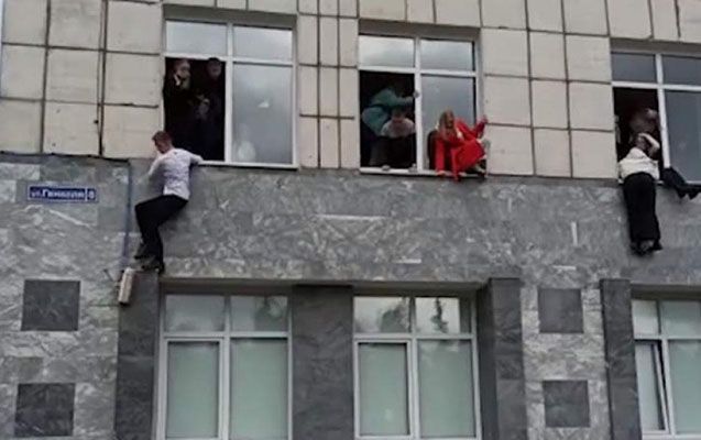 Rusiyada universitetə silahlı basqın nəticəsində ölənlərin sayı 8-ə çatıb, 14 nəfər yaralanıb -           VİDEO