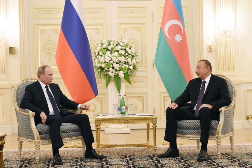 Putinlə Əliyev telefonla danışdı
