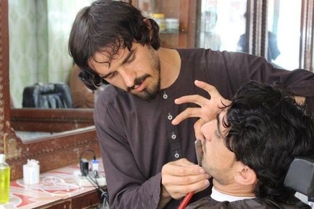 “Taliban” kişilərə bərbərxanaya getməyi qadağan etdi