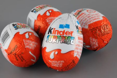Kinder yumurtalarından gələn təhlükə:     Marketlərdə bu məhsullar hələ də satılır, lakin...