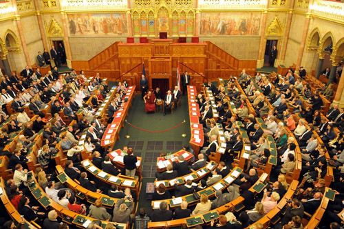 Macarıstanda parlament seçkilərinin nəticələri açıqlandı