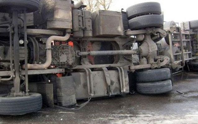 Laçında avtomobil qəzasında sürücü ölüb