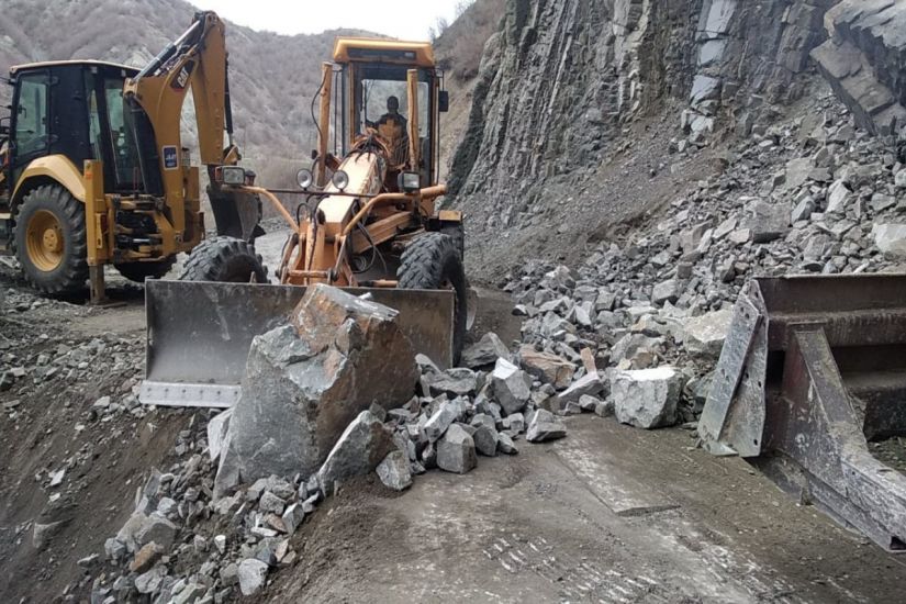 Lahıcda dağ uçqunu olub