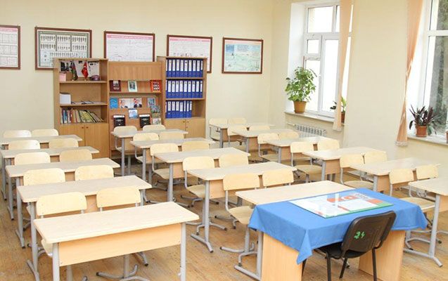Məktəbdə qızın sinif yoldaşını bıçaqlamasının təfərrüatı